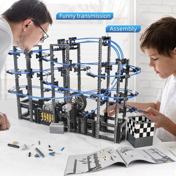 Mould King 26002 Marble run kocke za sestavljanje, Motorizirani deli, 2438-delni - slika 5